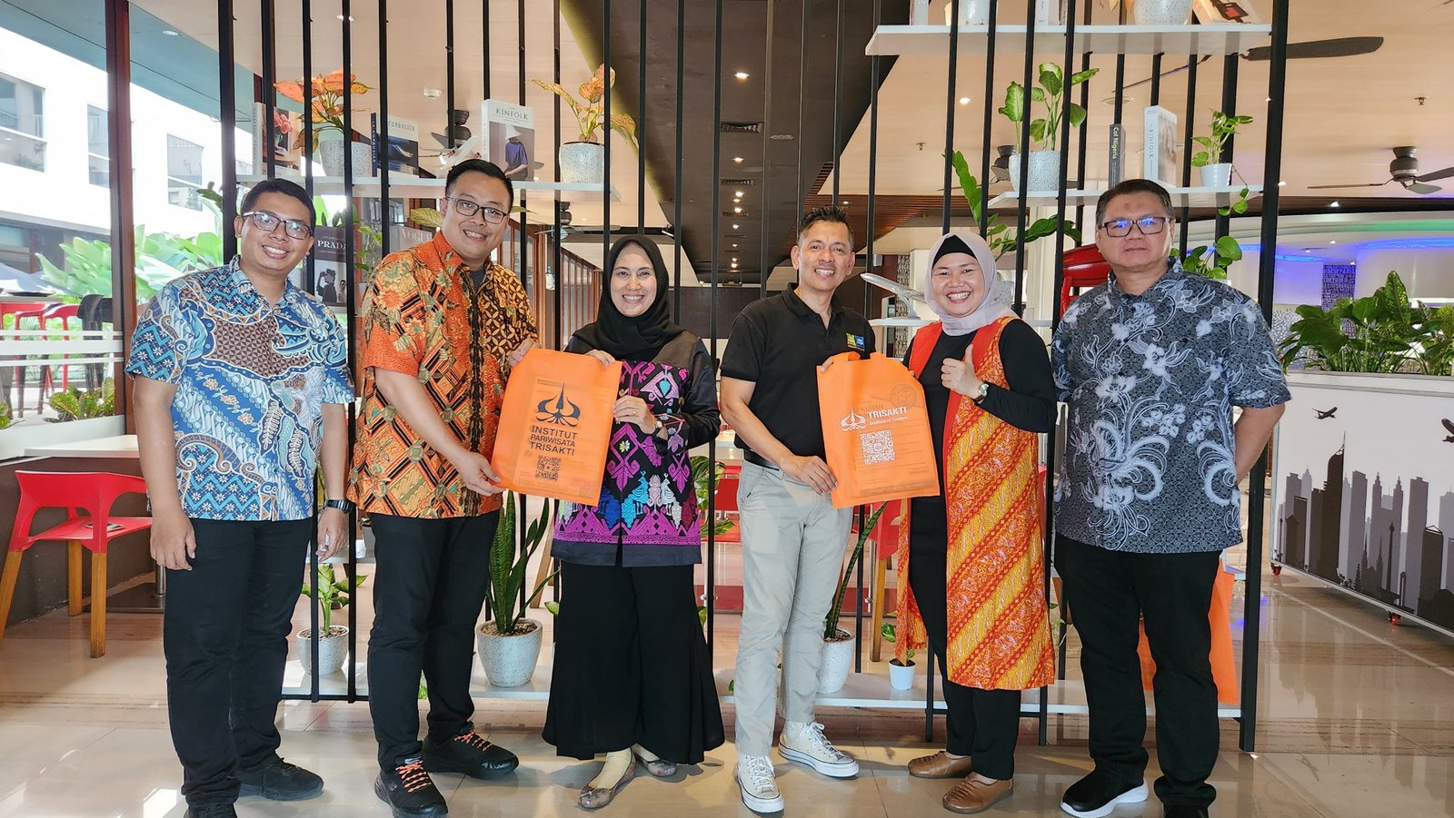 Sosialisasi Akademik oleh Departemen Pengelolaan Perhotelan ke Hotel Ibis Style Jakarta